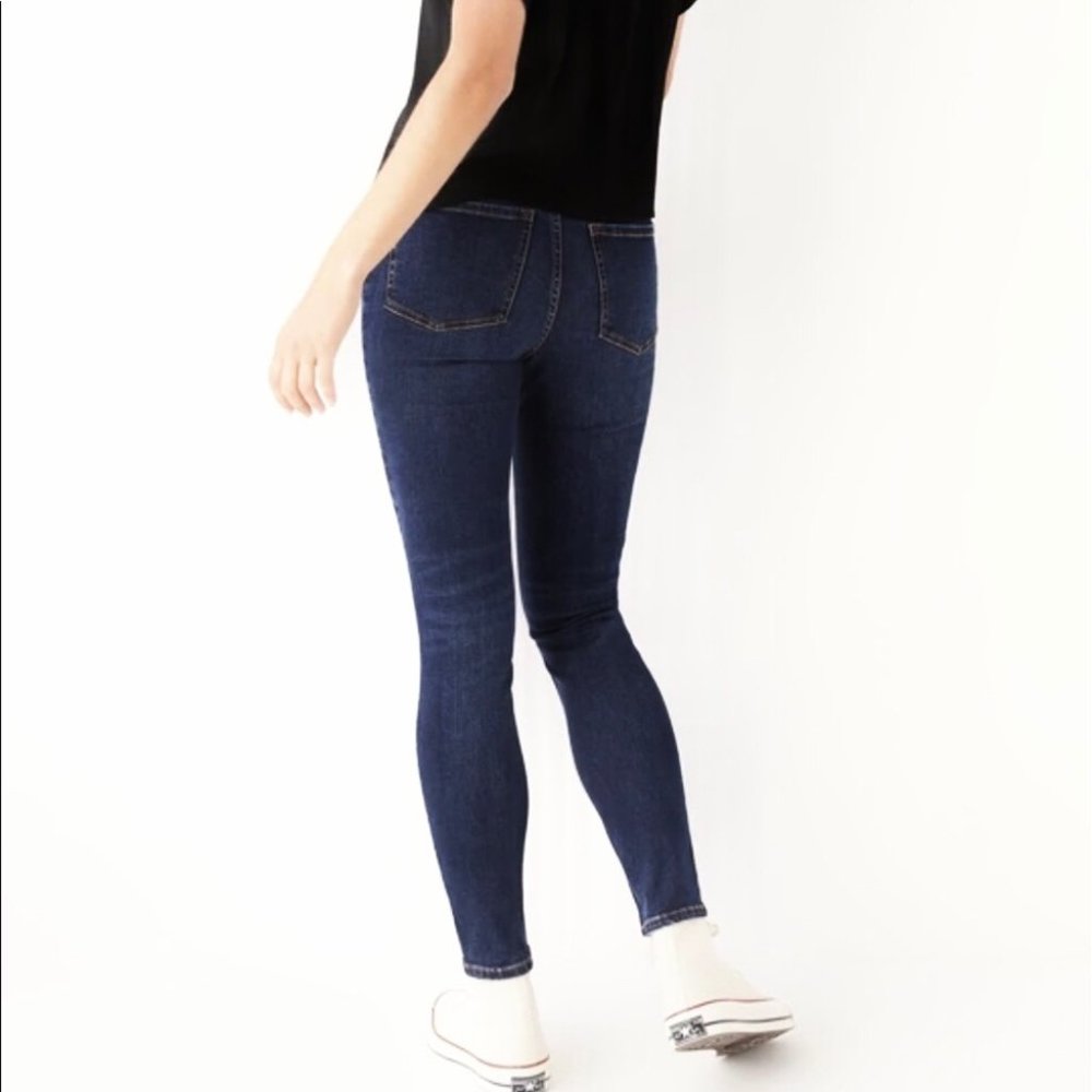 Frank & Oak The Debbie Ultra-Stretch Skinny Jean in Dark Indigo Size 28